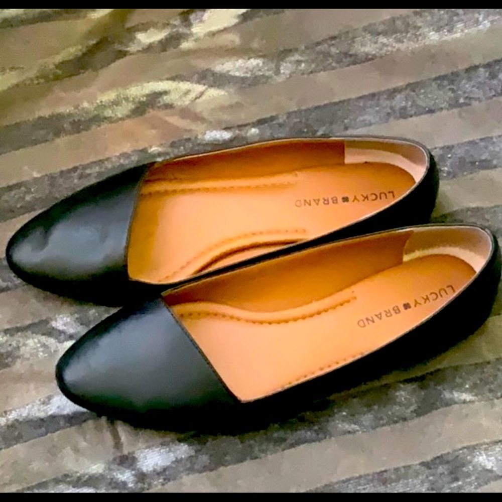 Never worn Lucky Brand Archh Flats